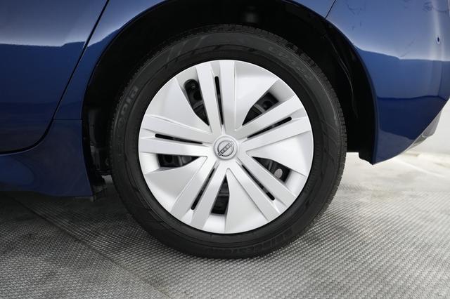 2025 Nissan LEAF — photo 7 of 22