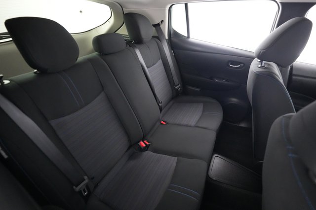 2025 Nissan LEAF — photo 4 of 22