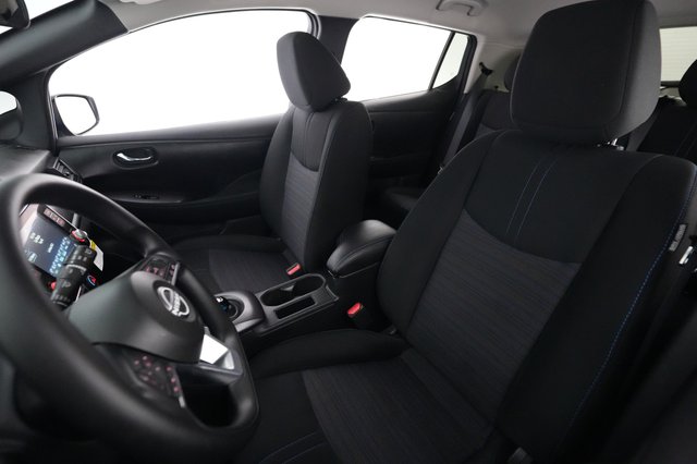 2025 Nissan LEAF — photo 3 of 22