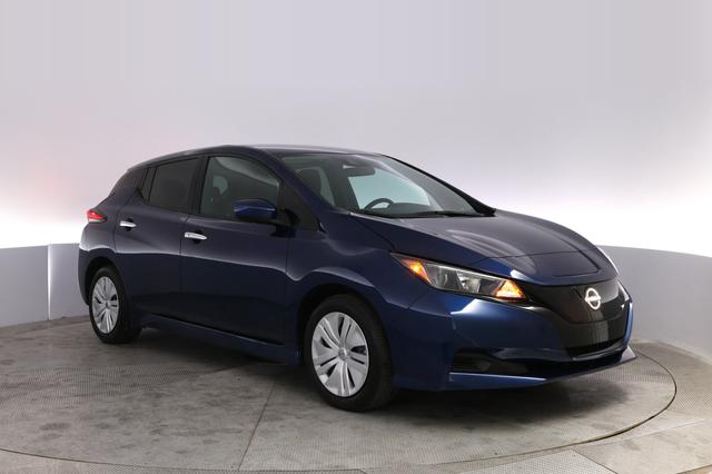 2025 Nissan LEAF — photo 10 of 22