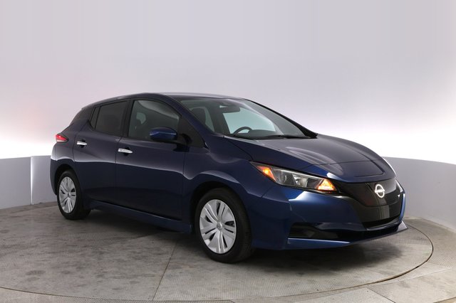 2025 Nissan LEAF — photo 10 of 22
