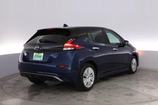 2025 Nissan LEAF — photo 2 of 22