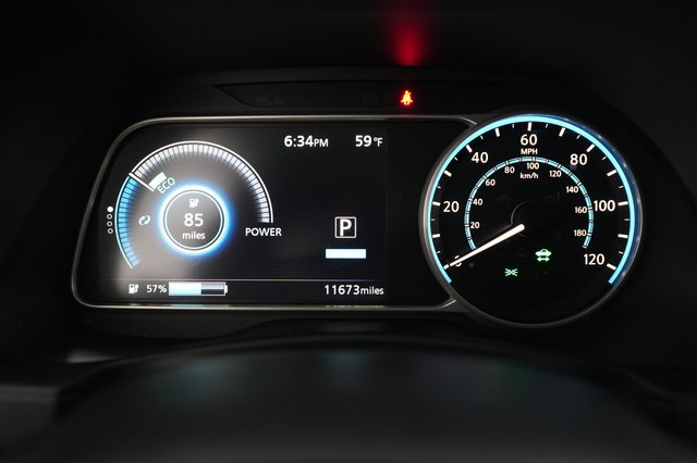2025 Nissan LEAF — photo 5 of 22