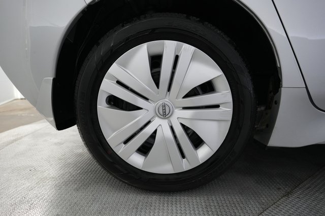 2025 Nissan LEAF — photo 17 of 22