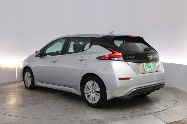 2025 Nissan LEAF — photo 13 of 22