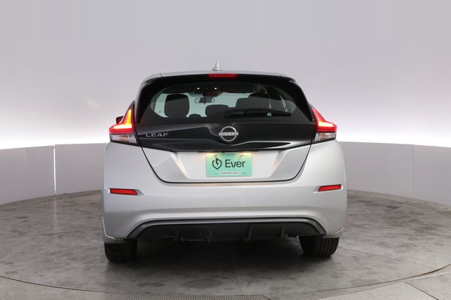 2025 Nissan LEAF — photo 12 of 22