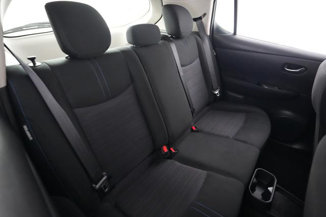 2025 Nissan LEAF — photo 4 of 22