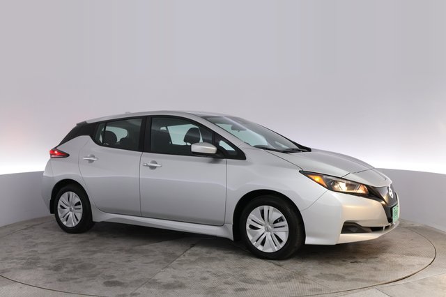 2025 Nissan LEAF — photo 11 of 22