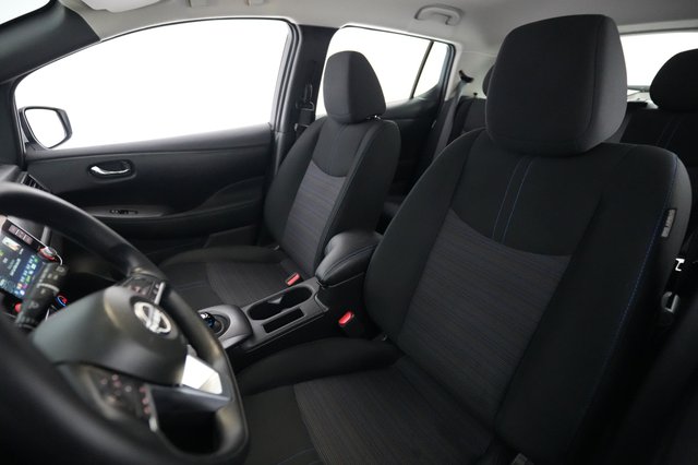 2025 Nissan LEAF — photo 3 of 22