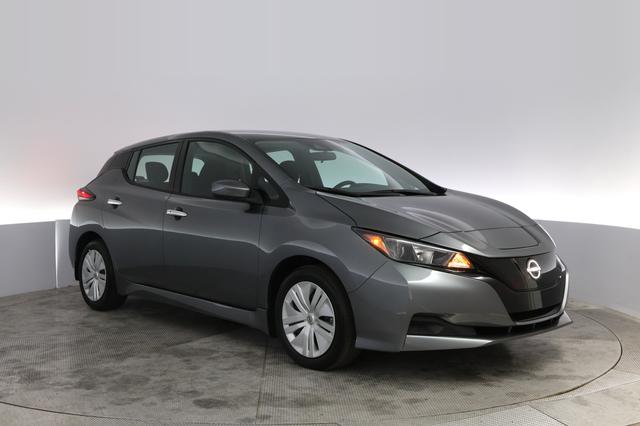 2025 Nissan LEAF — photo 10 of 20