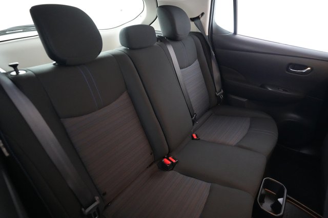 2025 Nissan LEAF — photo 4 of 20