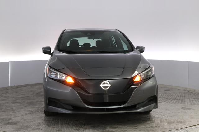 2025 Nissan LEAF — photo 9 of 20
