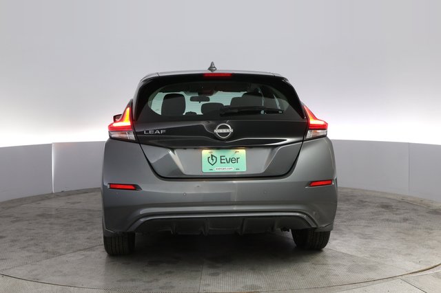 2025 Nissan LEAF — photo 12 of 20