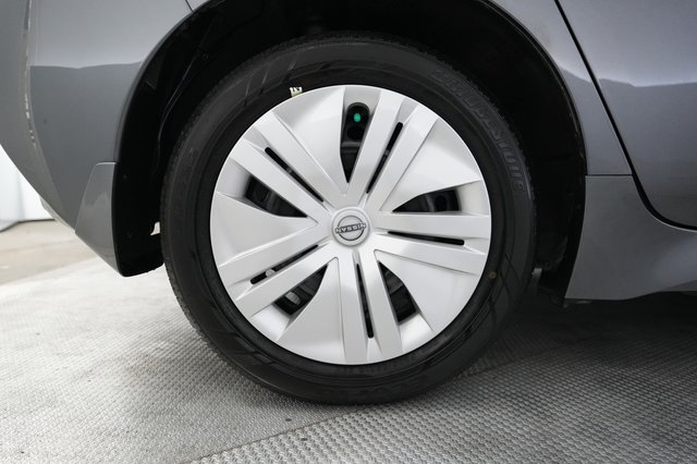 2025 Nissan LEAF — photo 17 of 20