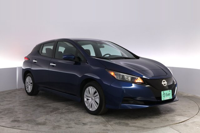 2025 Nissan LEAF — photo 10 of 20