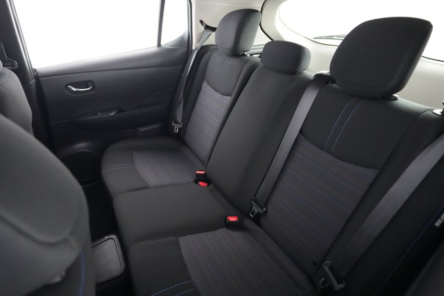 2025 Nissan LEAF — photo 19 of 20