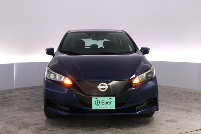 2025 Nissan LEAF — photo 9 of 20