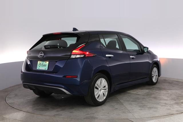 2025 Nissan LEAF — photo 2 of 20