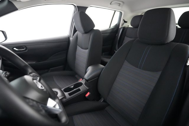 2025 Nissan LEAF — photo 3 of 20