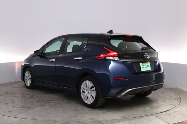 2025 Nissan LEAF — photo 13 of 20