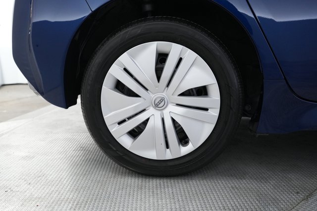 2025 Nissan LEAF — photo 17 of 20