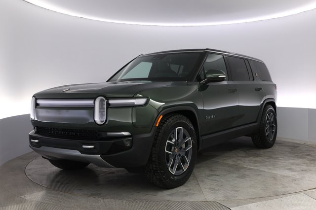2025 Rivian R1S — VIN 7PDSGBBA4SN050484