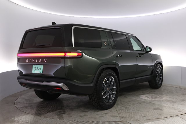 2025 Rivian R1S — photo 2 of 23