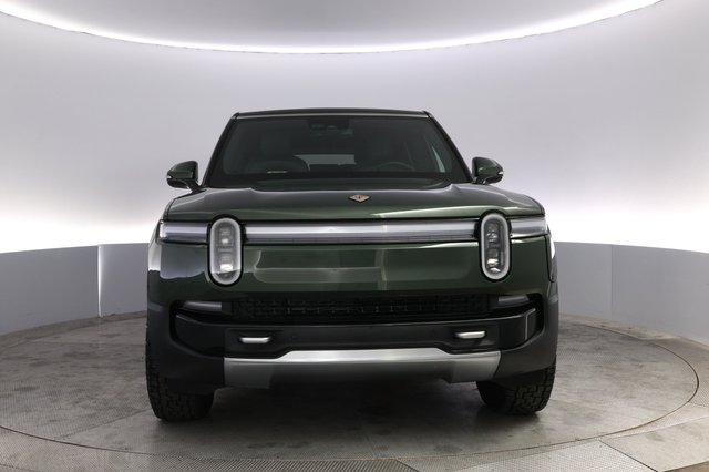 2025 Rivian R1S — photo 9 of 23