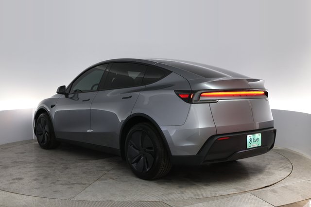 2026 Tesla Model Y — photo 13 of 21
