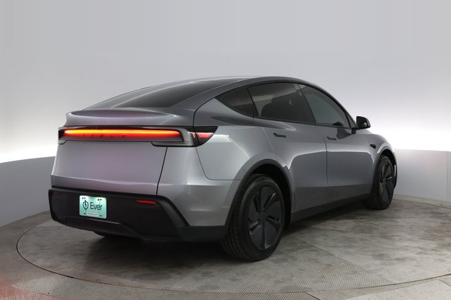 2026 Tesla Model Y — photo 2 of 21