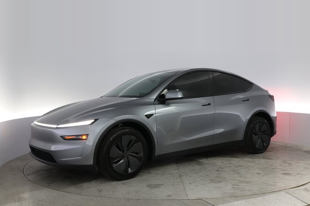 2026 Tesla Model Y — photo 14 of 21