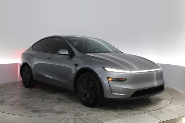 2026 Tesla Model Y — photo 10 of 21