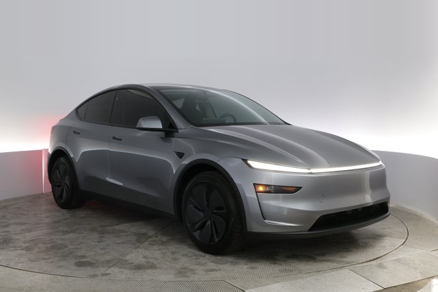 2026 Tesla Model Y — photo 10 of 21