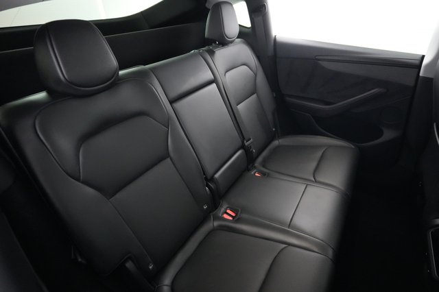 2026 Tesla Model Y — photo 4 of 21