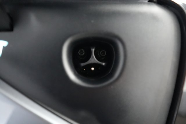 2026 Tesla Model Y — photo 8 of 21