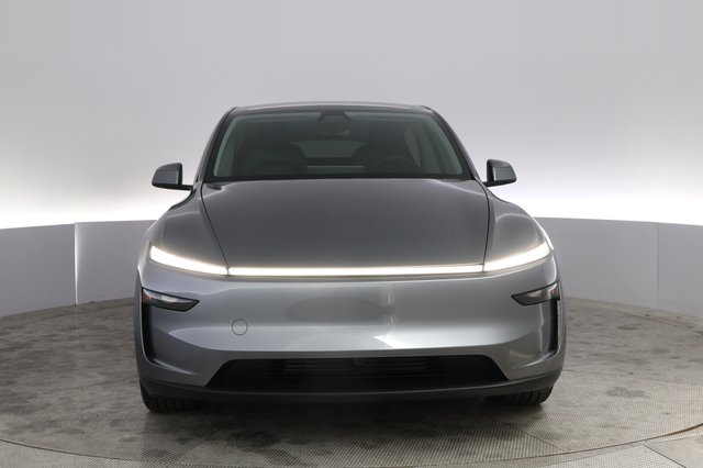2026 Tesla Model Y — photo 9 of 21