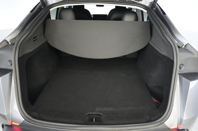 2026 Tesla Model Y — photo 6 of 21