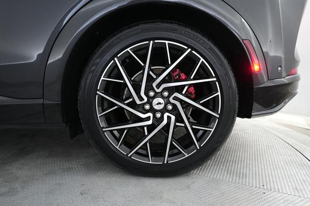 2022 Ford Mustang Mach-E — photo 7 of 21