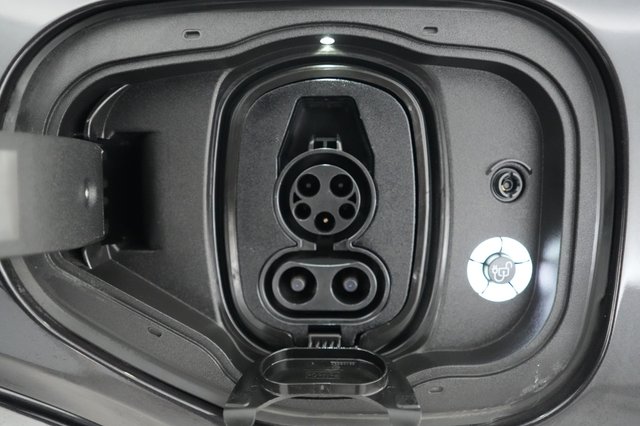 2022 Ford Mustang Mach-E — photo 8 of 21