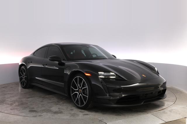 2023 Porsche Taycan — photo 10 of 22