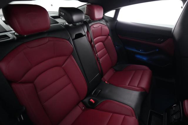 2023 Porsche Taycan — photo 4 of 22