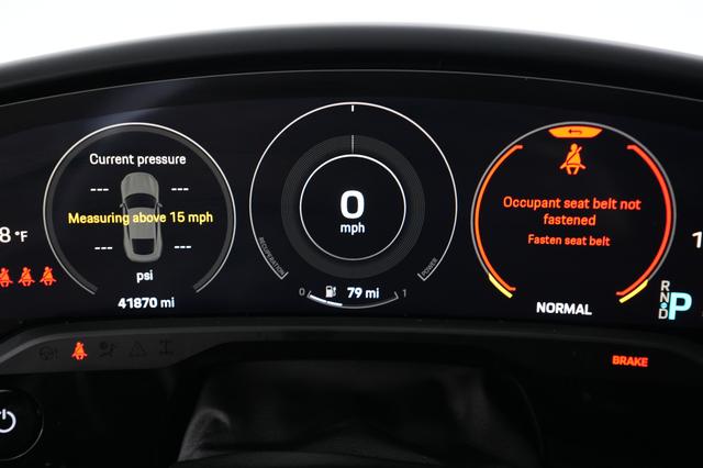 2023 Porsche Taycan — photo 5 of 22