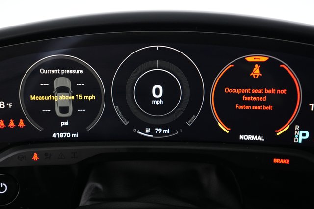 2023 Porsche Taycan — photo 5 of 22
