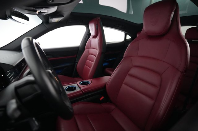 2023 Porsche Taycan — photo 3 of 22