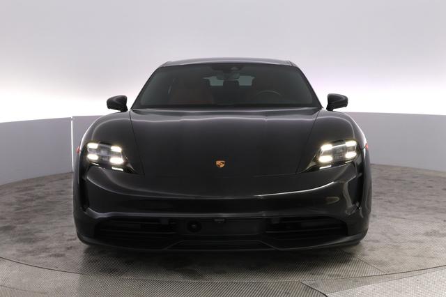 2023 Porsche Taycan — photo 9 of 22