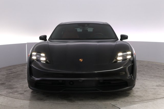 2023 Porsche Taycan — photo 9 of 22