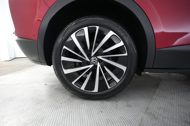 2023 Volkswagen ID.4 — photo 17 of 20