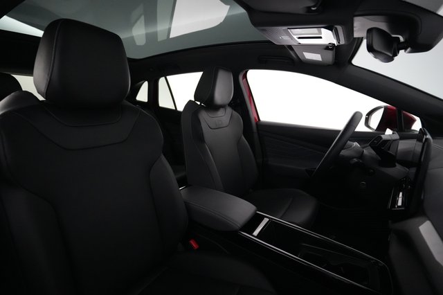 2023 Volkswagen ID.4 — photo 18 of 20