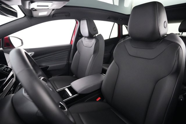 2023 Volkswagen ID.4 — photo 3 of 20