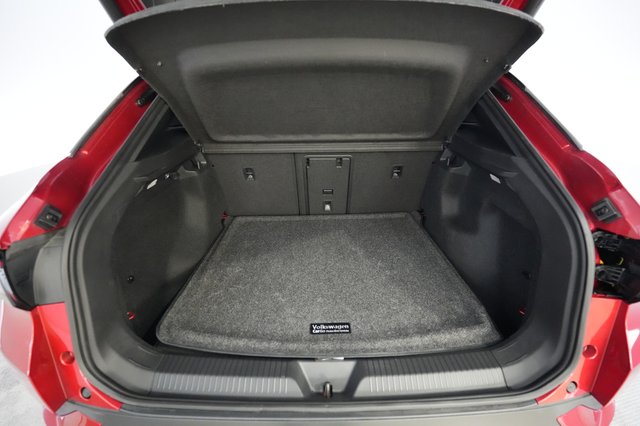 2023 Volkswagen ID.4 — photo 6 of 20